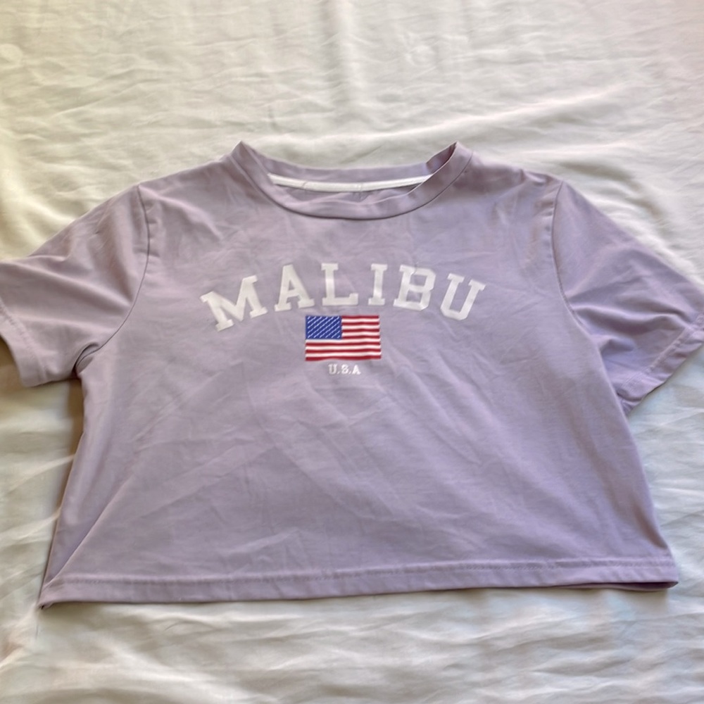 Cropped light purple Malibu/ Usa graphic tee
